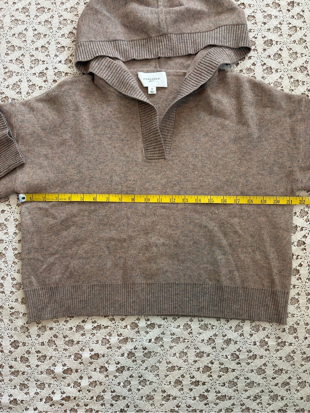 Pomander Place Tuckernuck Hazelwood Taupe Zarah Cropped Hoodie Sweater Small - Picture 5 of 9